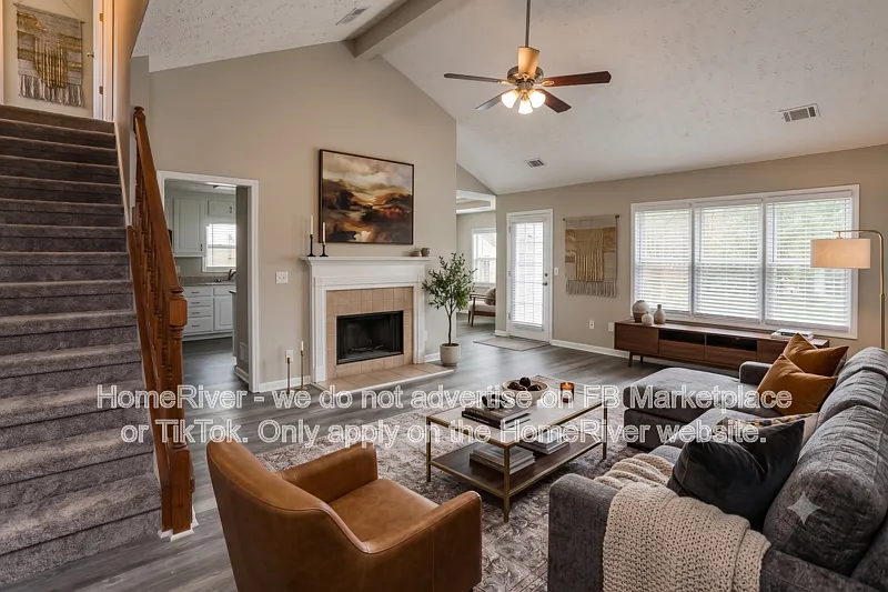 3 bed, 2.0 bath, 1714 sqft, $2,095 — Photo 2