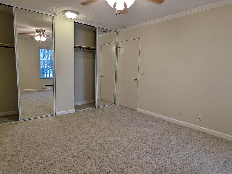 Live Oak Apartments — Photo 60