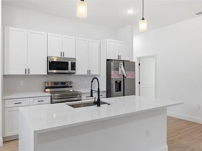 2652 W Paragon Ln — Photo 14