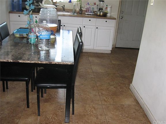 3rd image of 921 S San Antonio Ave