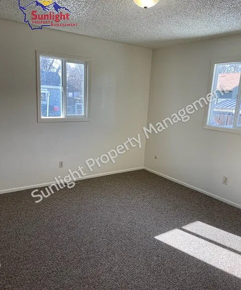 406 S 1st Ave — Photo 10