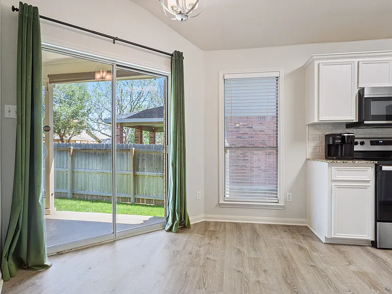 709 Bighorn Dr — Photo 8