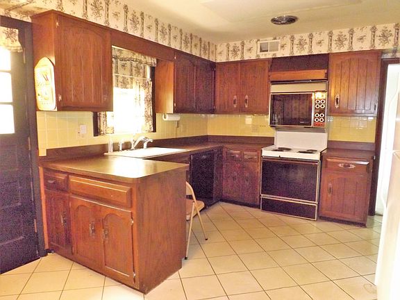 3rd image of 6650 N Navajo Ave