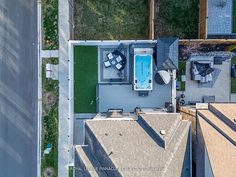 1504 Yellow Rose Cir #UPPER — Photo 40