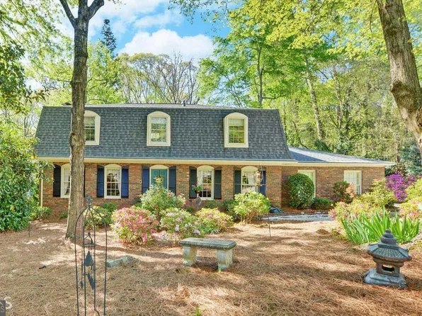 84 Oak Creek Cir, Toccoa, GA 30577