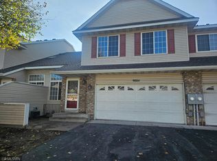 9884 Hamlet Ct S, Cottage Grove, MN 55016