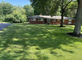 28064 E Kalong Cir, Southfield, MI