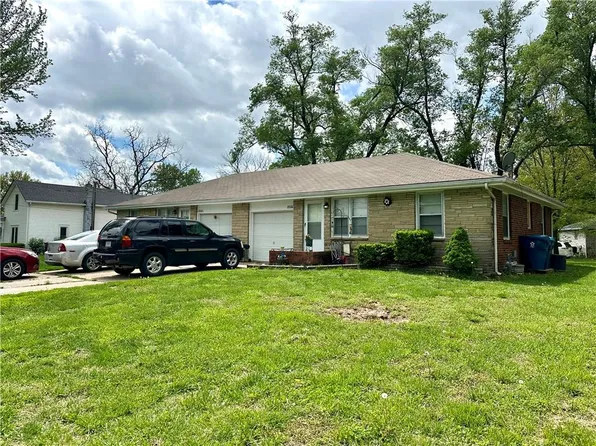 2904 N River Blvd, Sugar Creek, MO 64050