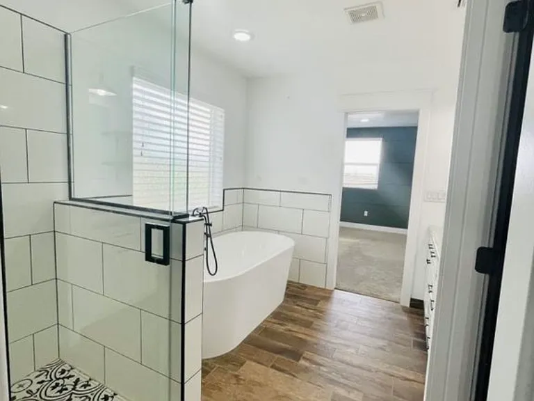 1856 N Cota Ln — Photo 12