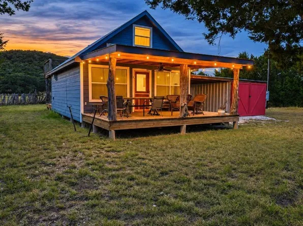 150 Hummingbird Ln, Uvalde, TX 78801
