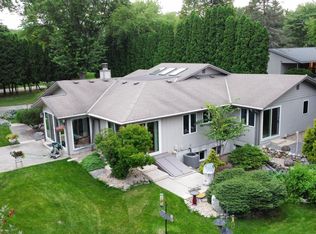 448 Pebble Creek Pass, Wales, WI 53183