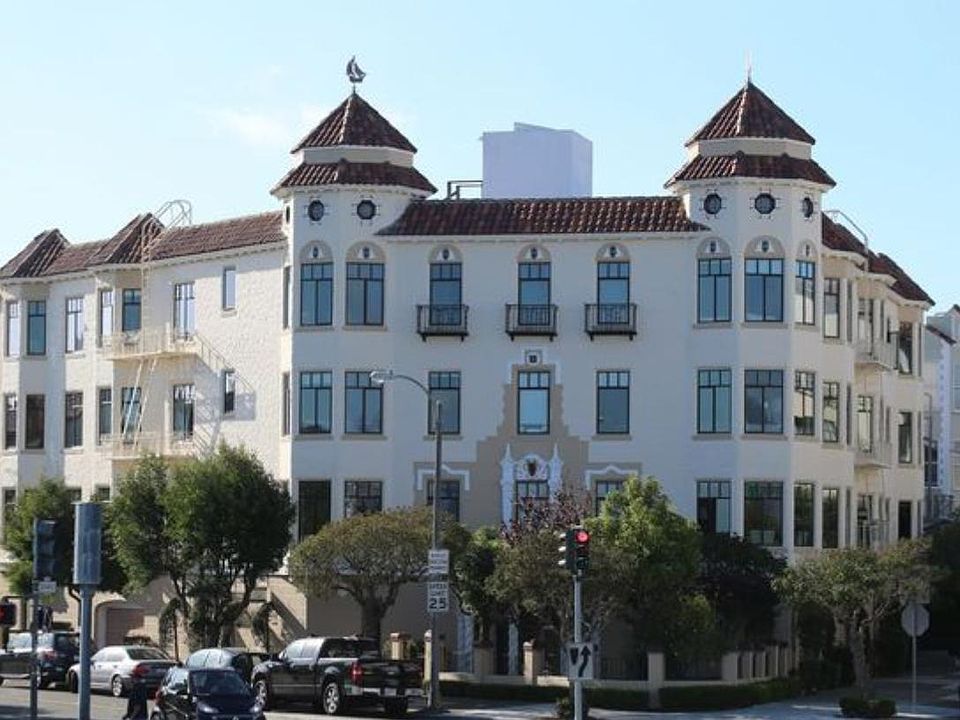 Stunning iconic Marina Building