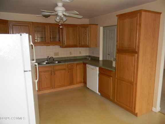 4th image of 15 Alvira Ct