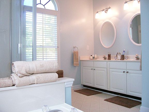 Beautiful Master Bath