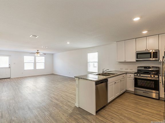 2nd image of 415 BUTTERFLY BUSH CT