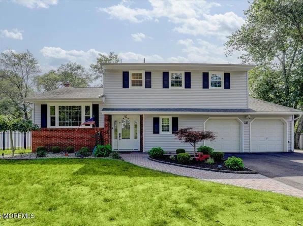 10 Arbach Lane, Manalapan, NJ 07726