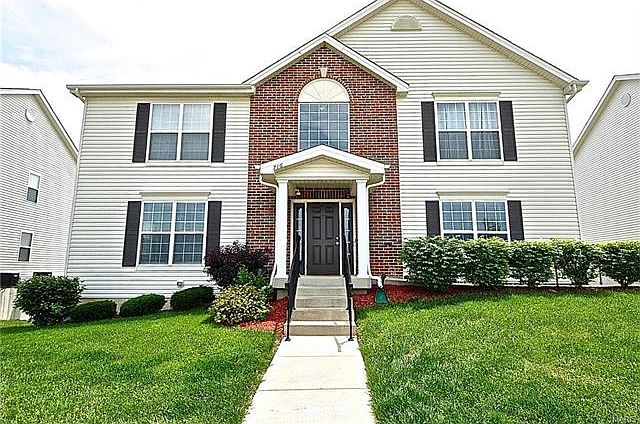 1st image of 716 Harbor Woods Dr
