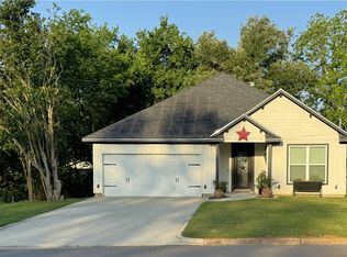 202 N Hearne St, Franklin, TX 77856