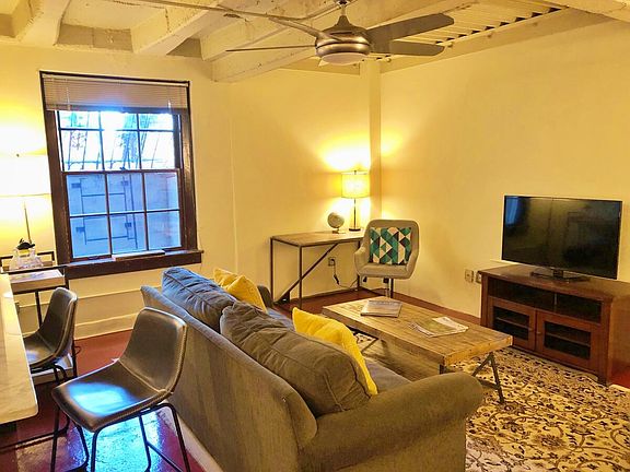 3rd image of 300 Tijeras Ave NE APT 104
