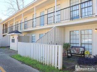 719 Court St APT 6, Port Allen, LA 70767