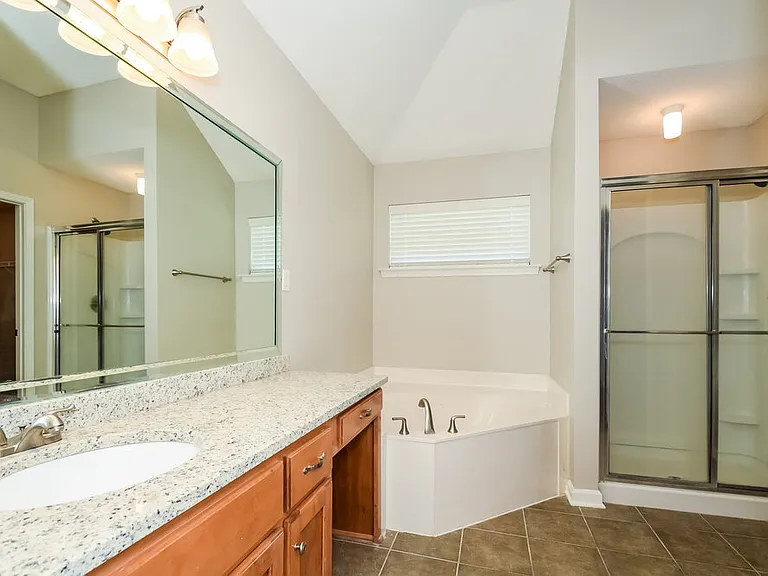 5760 Landau Dr — Photo 10