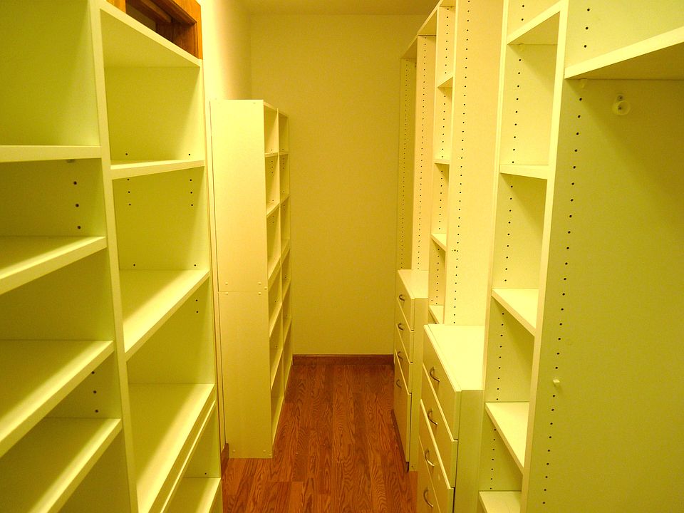 2nd image of 417 E Franklin Ave