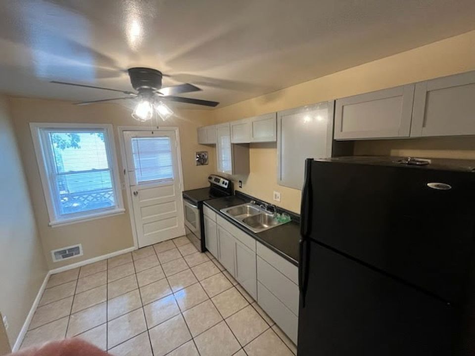 1st image of 2317 W Lawrence Ave #6