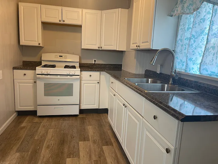 201 Elyria St #5 — Photo 6