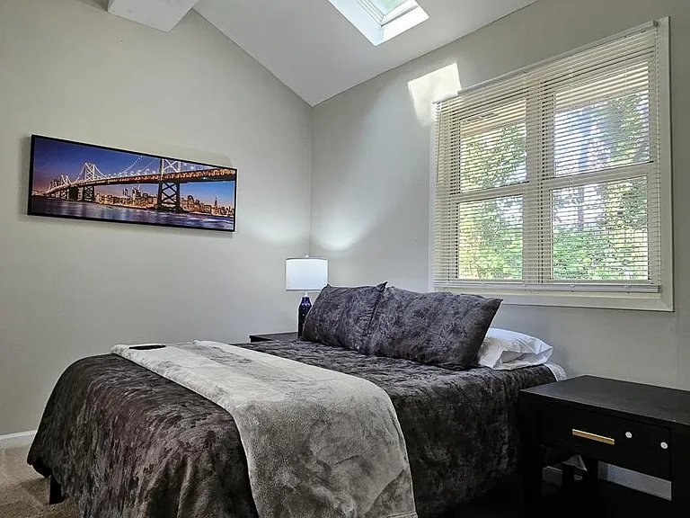 2076 W Flat Shoals Ter — Photo 10