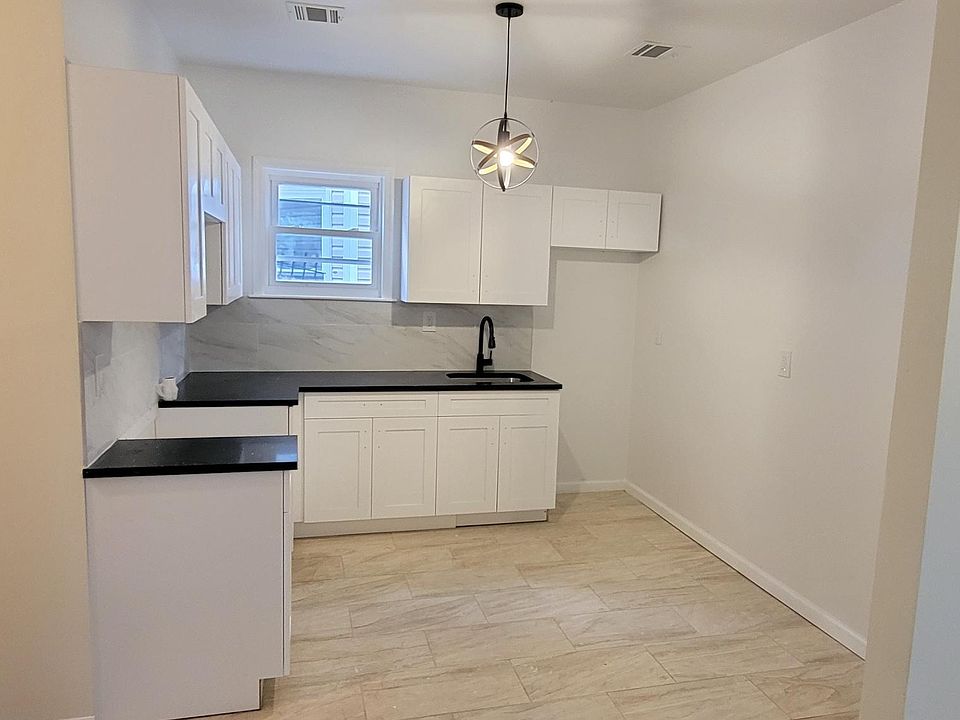 1st image of 31 Seymour Ave APT 1