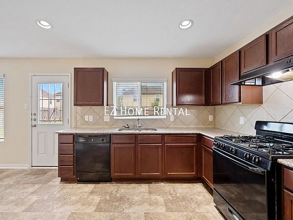5th image of 1026 Carolina Wren Cir