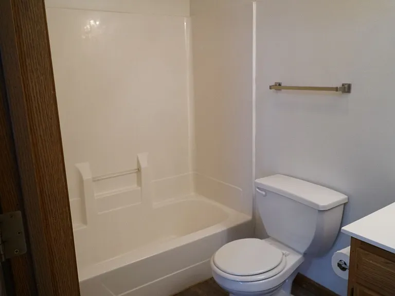 90 Bridgewater Ct — Photo 19