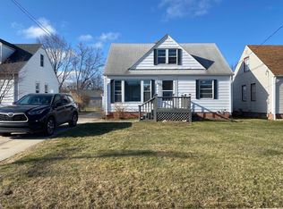 242 E 288th St, Willowick, OH 44095