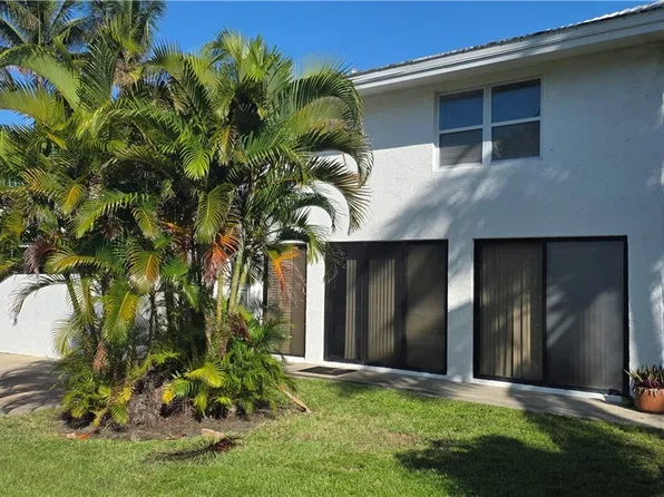 5267 NE Shore Village Ter, Stuart, FL 34996