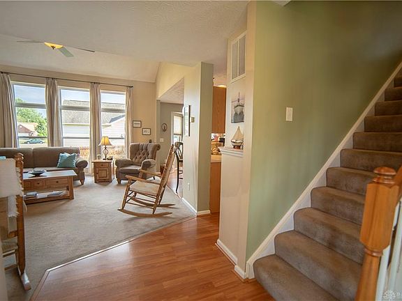 3rd image of 1800 Curry Branch Dr