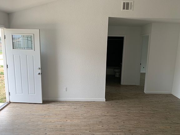 5th image of 504 Anita Dr #A
