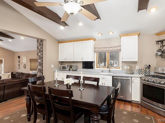 3rd image of 139 Maple Rd