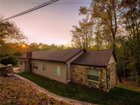 5951 Mahood Dr, Huntington, WV 25705