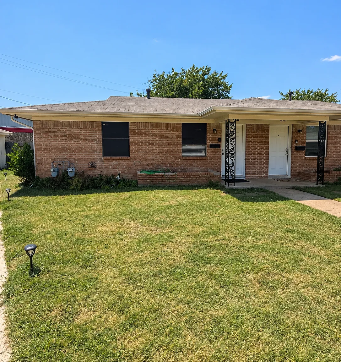 2 bed, 784 sqft, $1,450 — Photo 1