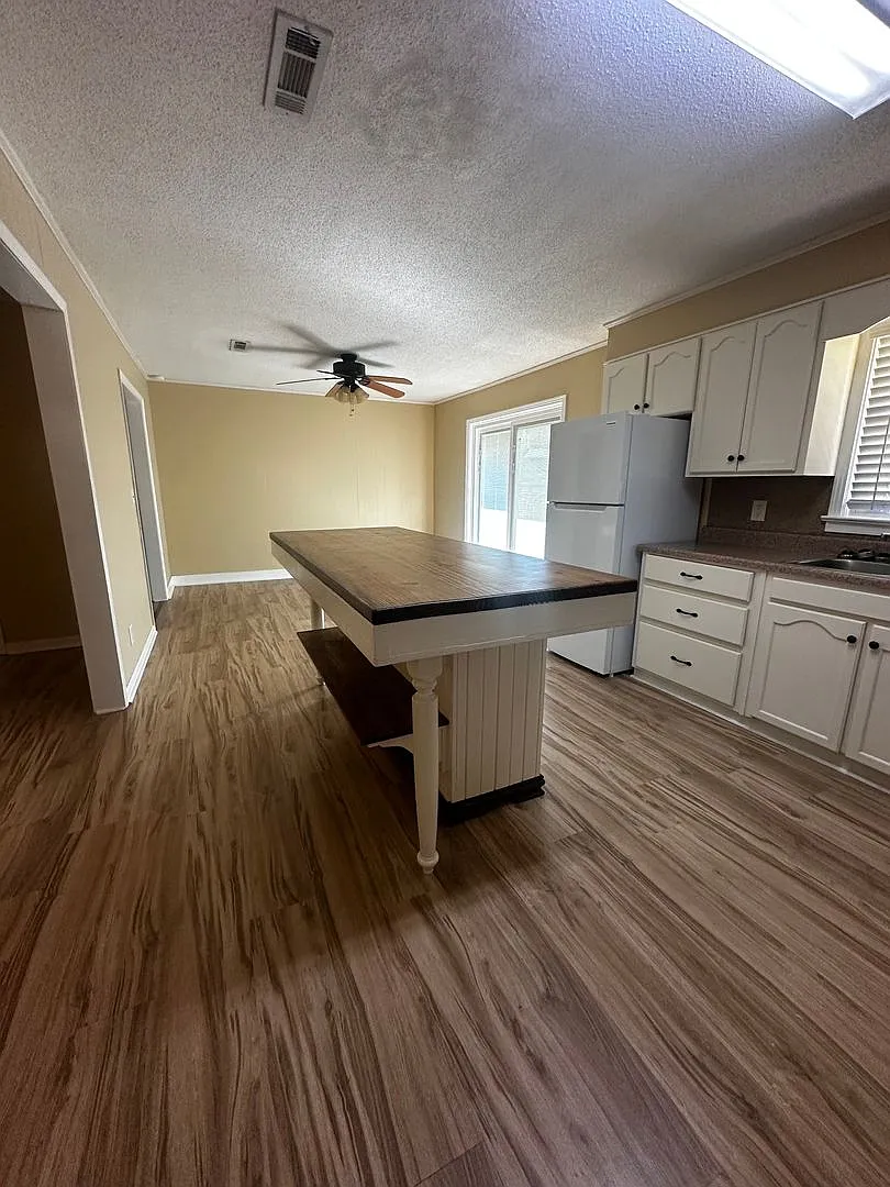 204 Walnut Drive, Enterprise, AL — Photo 2