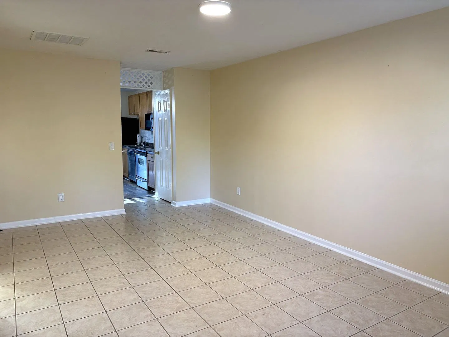 422 Lennon Drive — Photo 4