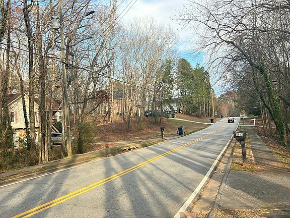4th image of 6851 Alexander Pkwy