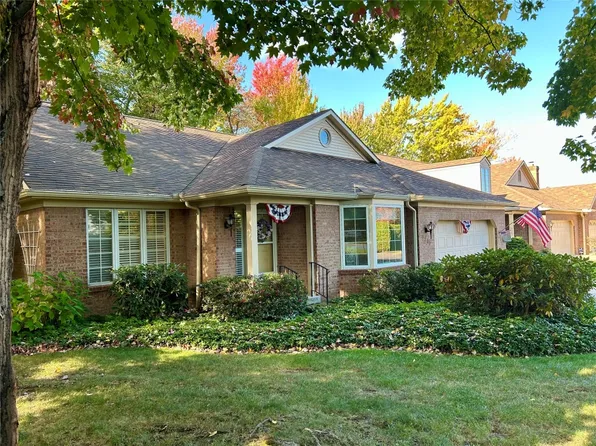 3290 Georgian Ct, Erie, PA 16506