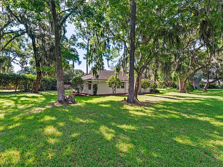 74 Sanchez Dr E — Photo 36