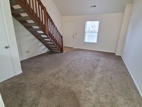 2nd image of 6066 Applegrove Ln