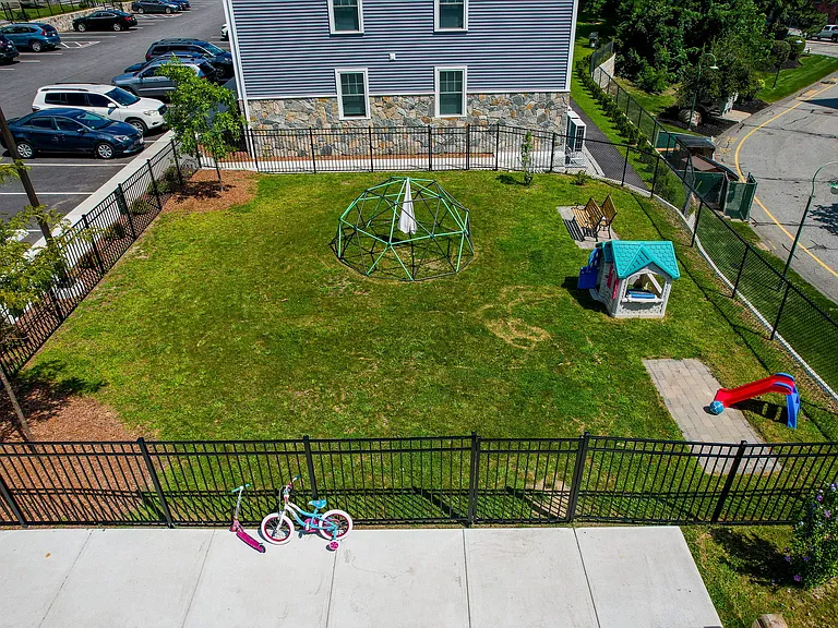 Princeton Court Apartments — Photo 27