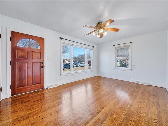 5th image of 2346 Berkley Ave SW