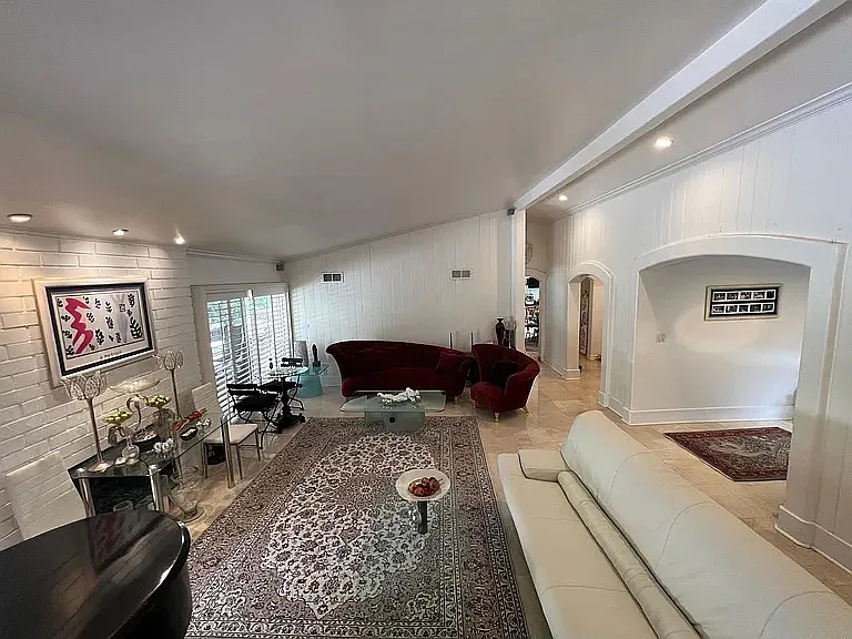 352 West Rd — Photo 11