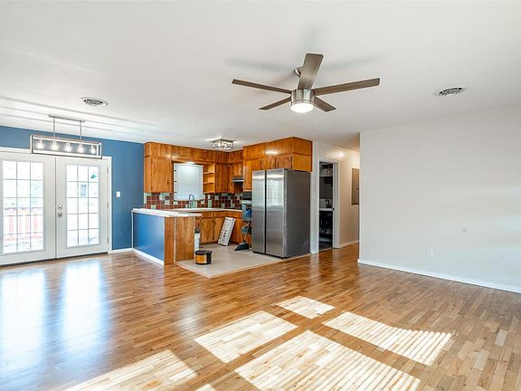3rd image of 1609 Ellen Ln