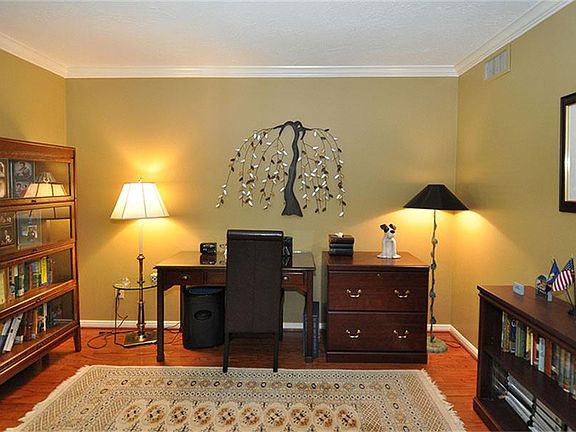 3rd image of 3314 Oak Gardens Dr